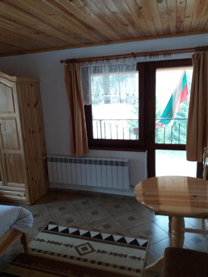 Къща За Гости Камината 特里格拉德 外观 照片